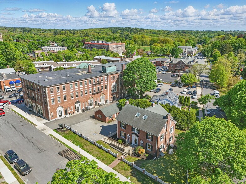 6 Windsor St, Andover, MA à vendre - Photo du bâtiment - Image 2 de 46