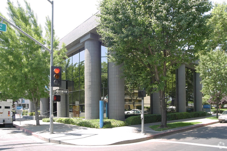 1625 I St, Modesto, CA à louer - Photo du bâtiment - Image 2 de 4