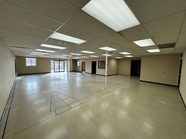 4600 W St, Lincoln, NE for lease - Building Photo - Image 3 of 7