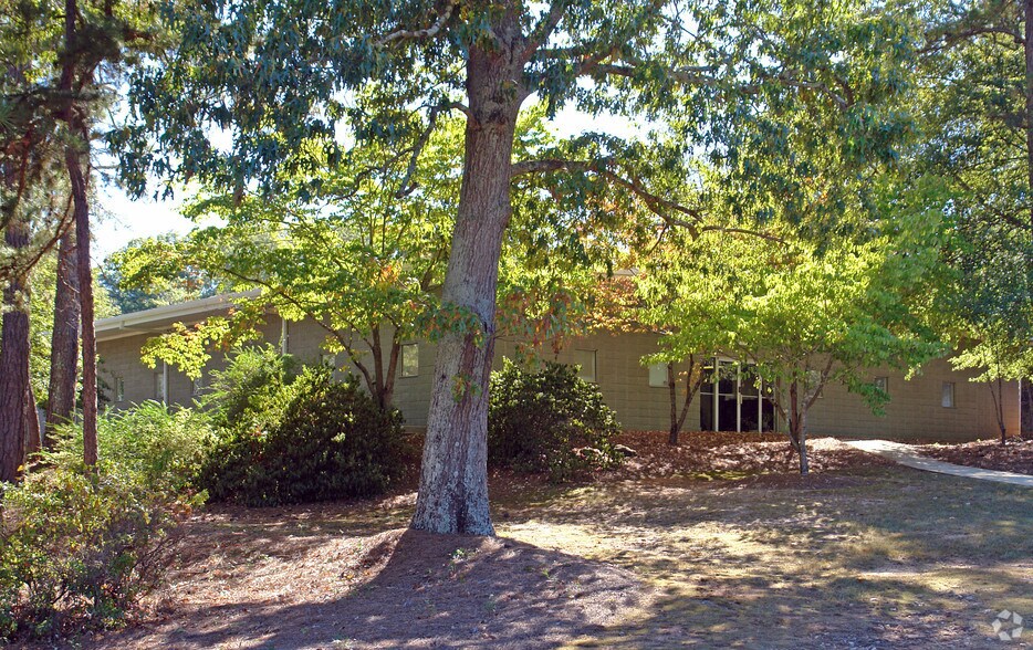 100 Clover Green, Peachtree City, GA à louer - Photo du bâtiment - Image 2 de 4