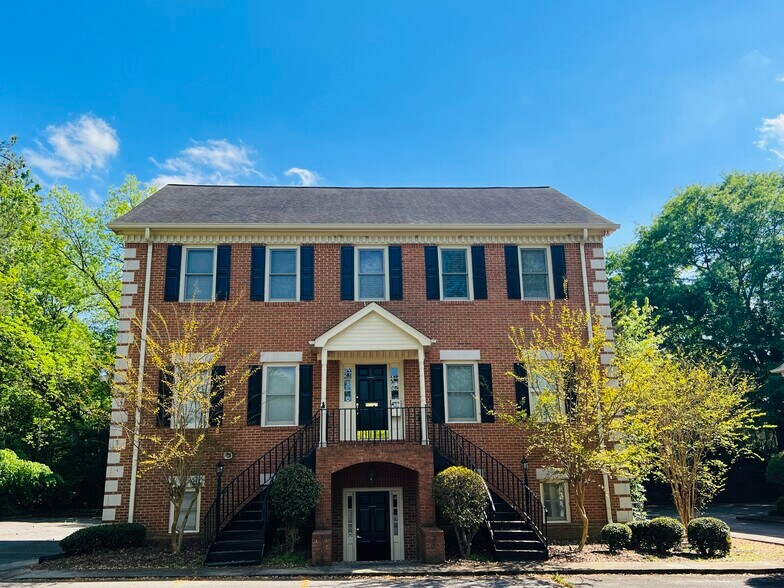 575 Colonial Park Dr, Roswell, GA à louer - Photo du bâtiment - Image 3 de 27