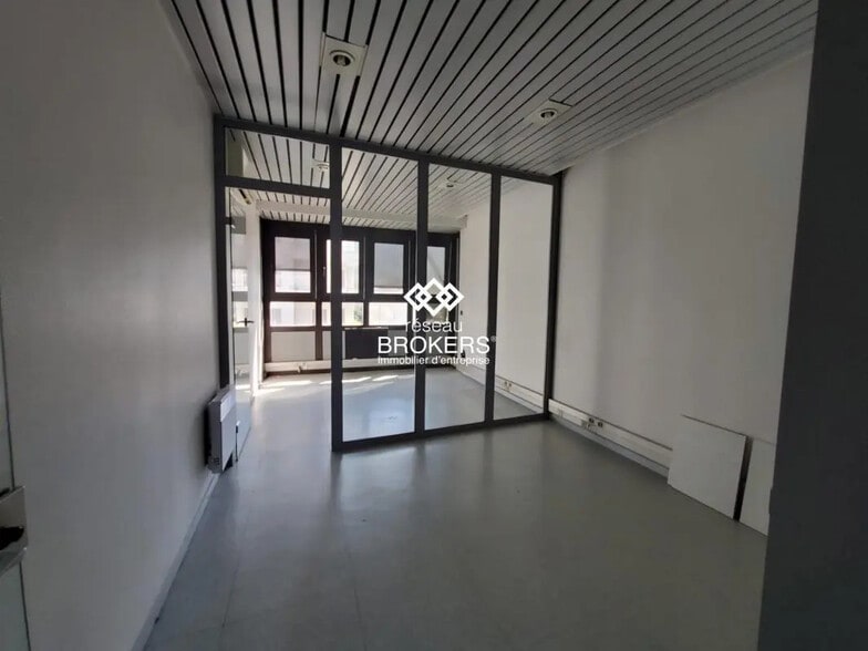 Office in Annecy for sale - Interior Photo - Image 1 of 8