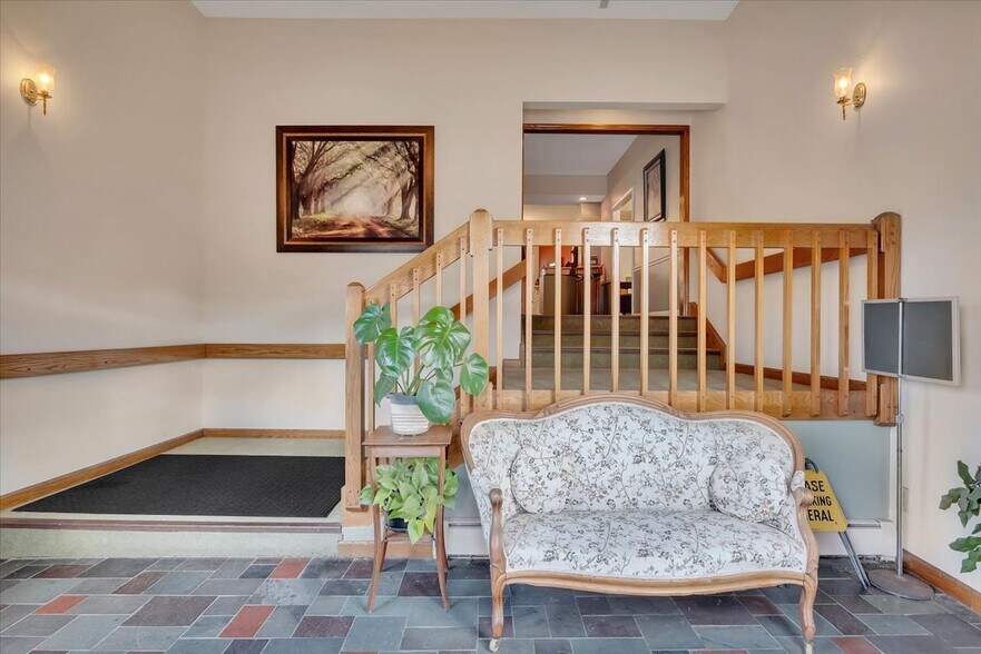 891 Madison Ave, Albany, NY à vendre - Photo intérieure - Image 2 de 5