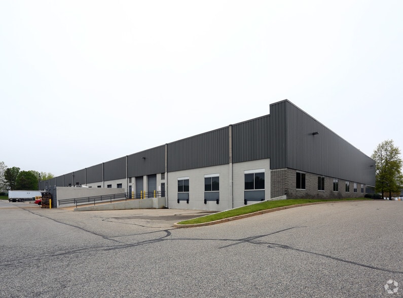 1000 Taylors Ln, Cinnaminson, NJ for lease - Building Photo - Image 1 of 9