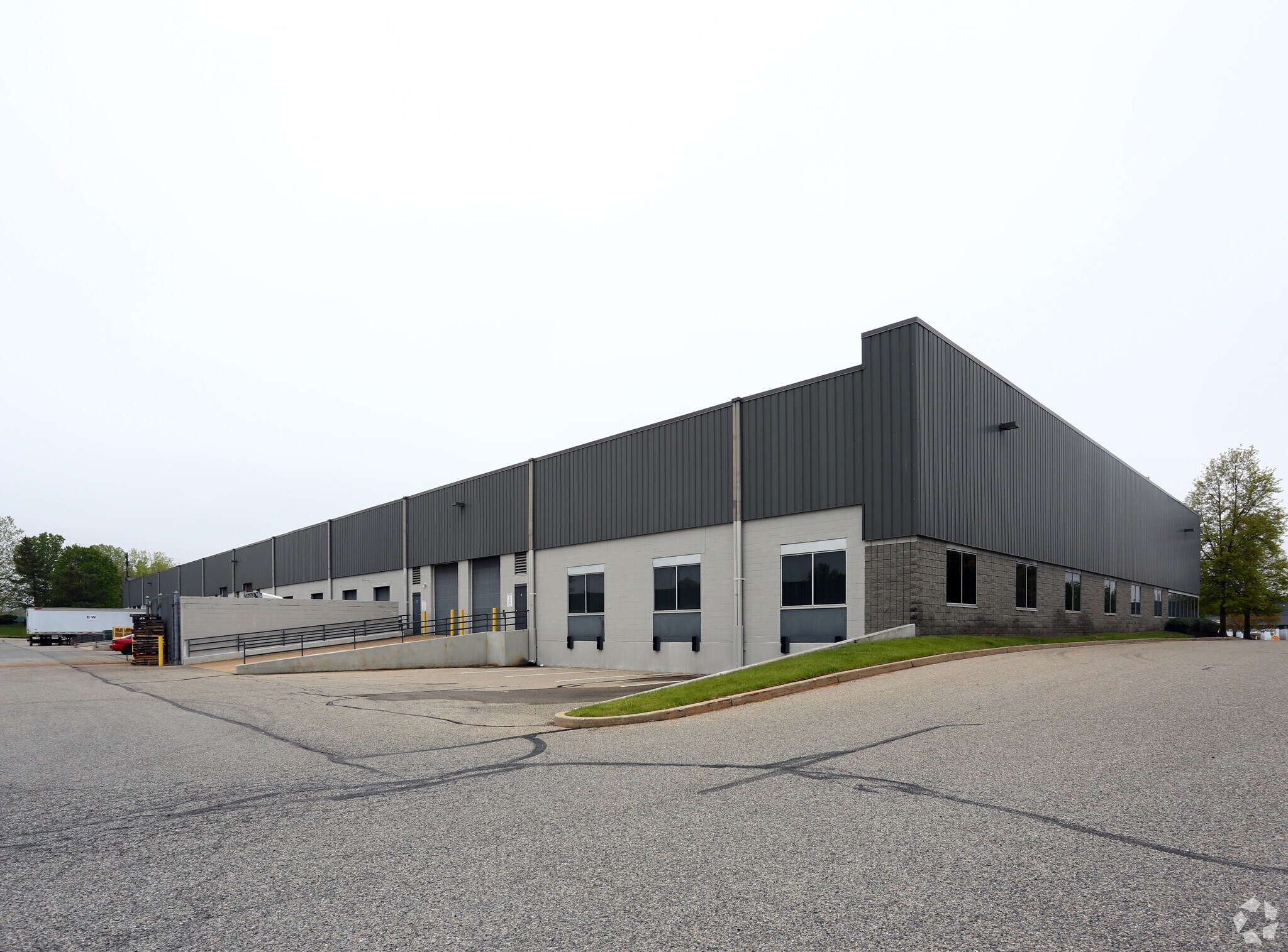 1000 Taylors Ln, Cinnaminson, NJ à louer Photo principale- Image 1 de 10