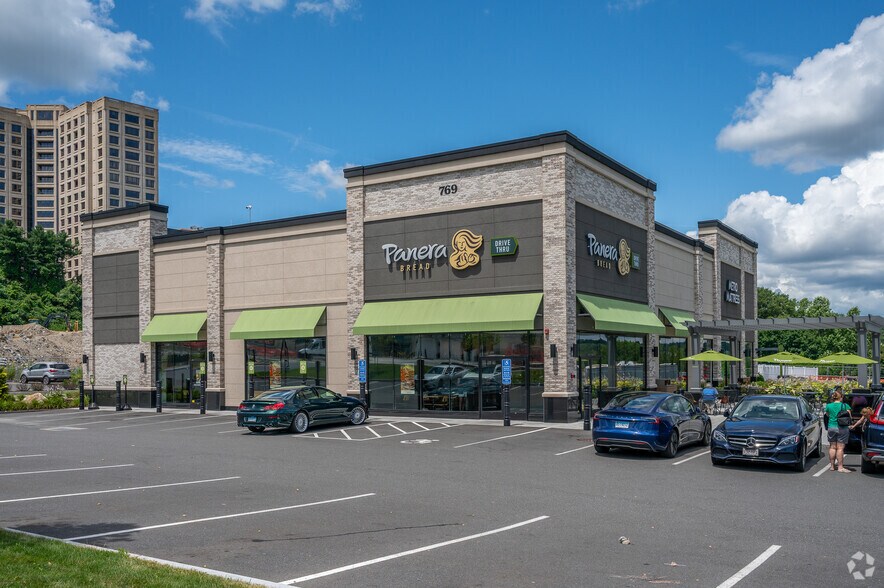 769 Bridgeport Ave, Shelton, CT à vendre - Photo principale - Image 1 de 6