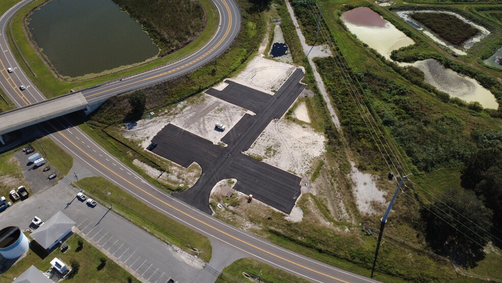 0 Recker Highway portfolio of 3 properties for sale on LoopNet.ca - Building Photo - Image 2 of 7