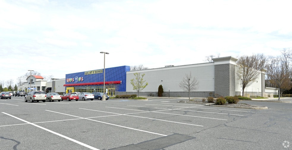 133-137 Highway 35, Eatontown, NJ for lease - Primary Photo - Image 1 of 17
