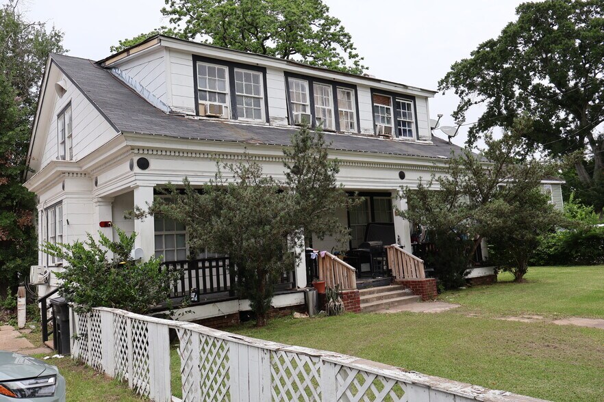 7915 Easton St, Houston, TX à vendre - Photo du bâtiment - Image 2 de 8