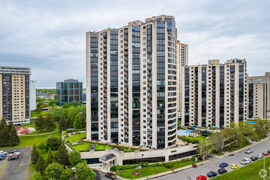 70 Rue De La Barre, Longueuil, QC à vendre - Photo du bâtiment - Image 2 de 3