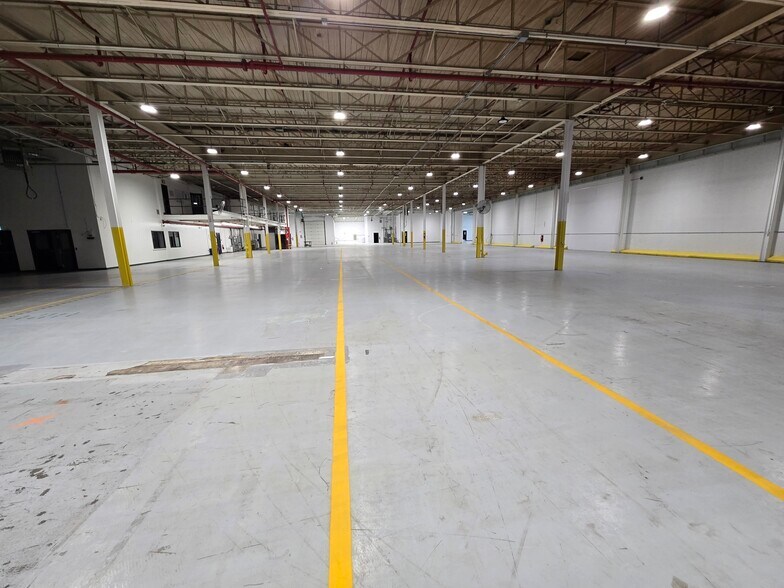 2695 Av Dollard, Montréal, QC à vendre - Photo du bâtiment - Image 2 de 30