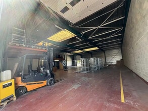 20 Rue Des Cerisiers, Lisses for lease Interior Photo- Image 2 of 3