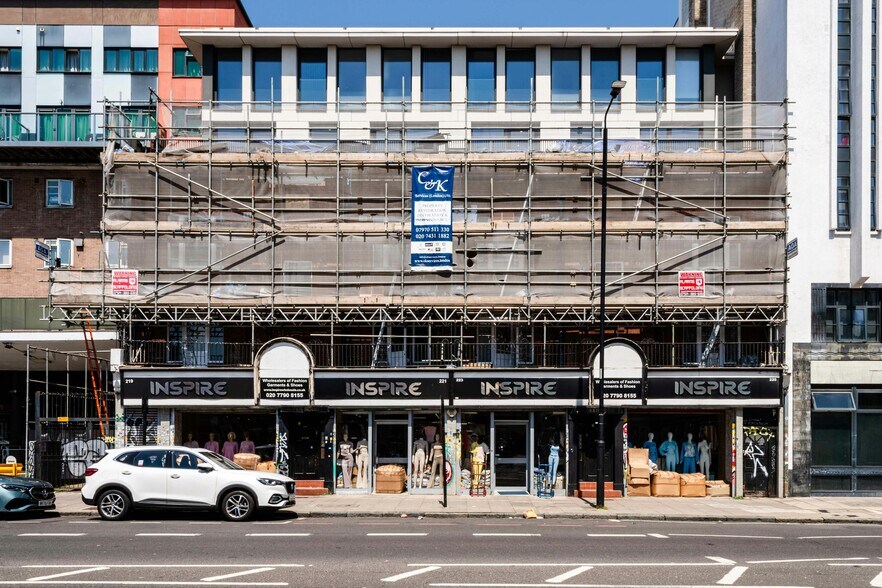 219-225 Commercial Rd, Londres à louer - Photo du bâtiment - Image 2 de 3