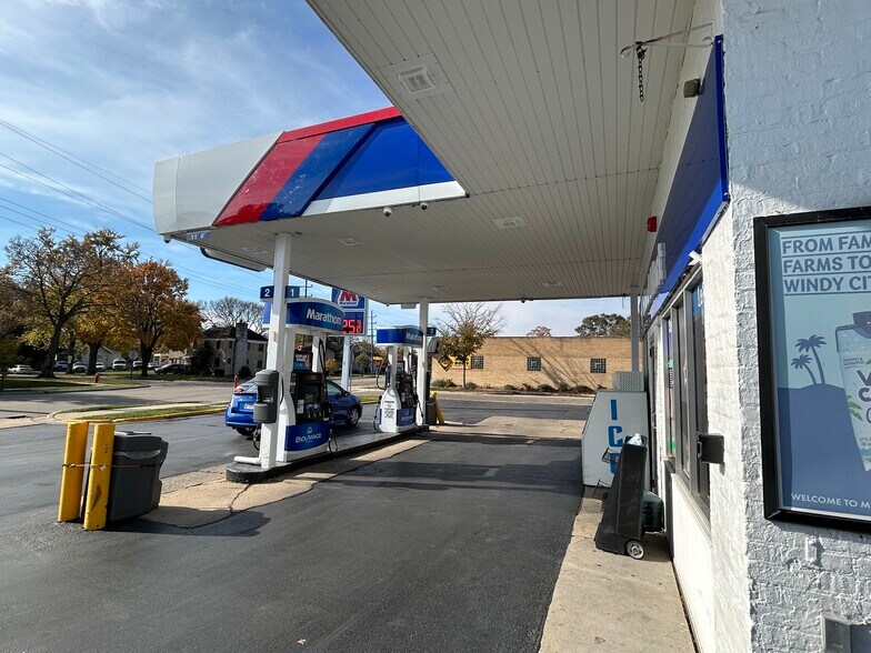 14-16 W Naperville Rd, Westmont, IL à vendre - Photo du bâtiment - Image 3 de 11