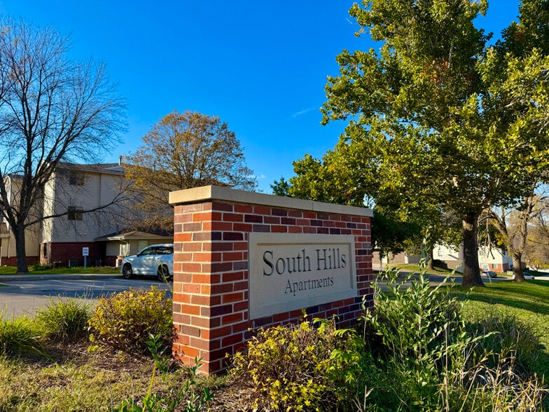 904-908 Kasper St, Bellevue, NE for sale - Building Photo - Image 2 of 21