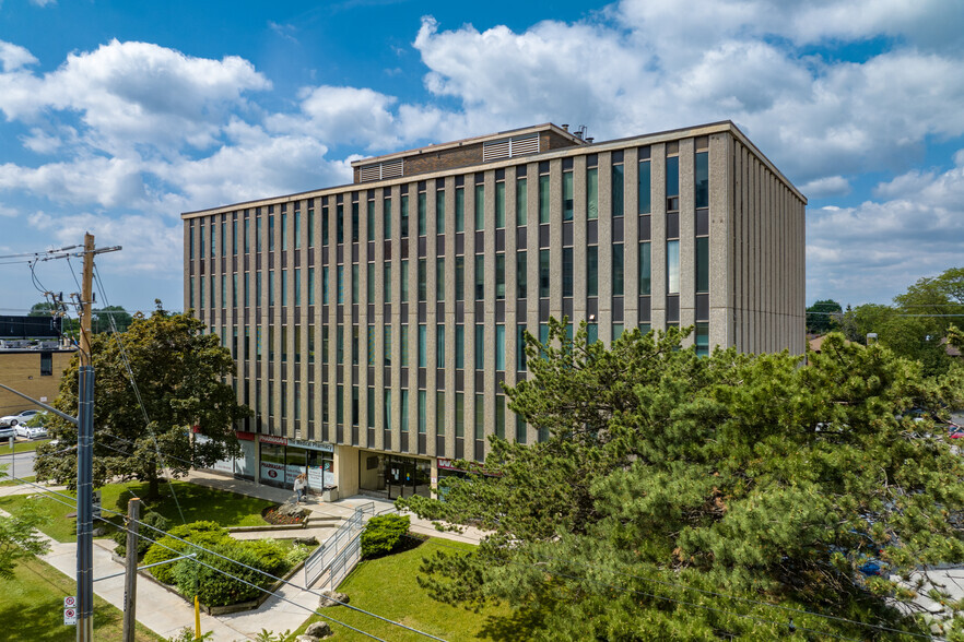 4430 Bathurst St, Toronto, ON à louer - Photo du bâtiment - Image 1 de 4