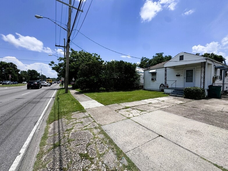 304 Clearview Pky, Metairie, LA for sale - Building Photo - Image 3 of 15