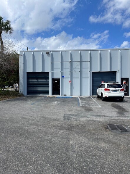 2099-2101 W Atlantic Blvd, Pompano Beach, FL à louer - Photo du bâtiment - Image 3 de 16
