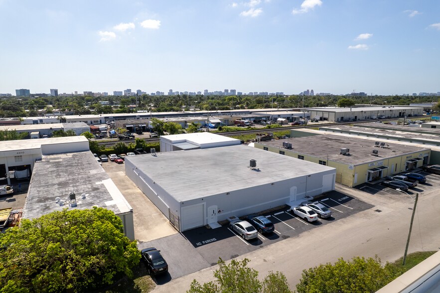 4900 NE 11th Ave, Fort Lauderdale, FL à vendre - Photo du bâtiment - Image 2 de 13