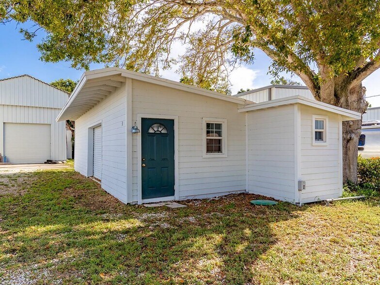 1708 Old Dixie Hwy, Vero Beach, FL à vendre - Photo du bâtiment - Image 2 de 33