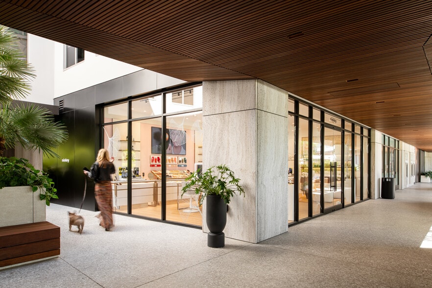 11911 San Vicente Blvd, Los Angeles, CA for lease - Building Photo - Image 3 of 25