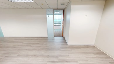 15301 Ventura Blvd, Sherman Oaks, CA à louer Numérisation 3D de Matterport- Image 1 de 2