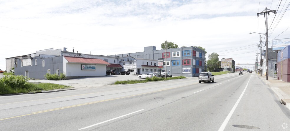 943-953 W 12th St, Erie, PA à louer - Photo du bâtiment - Image 2 de 4