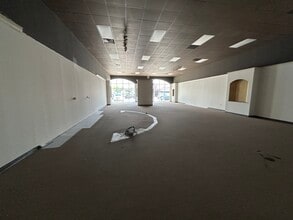 17000 Tomball Pkwy, Houston, TX for lease Interior Photo- Image 1 of 4