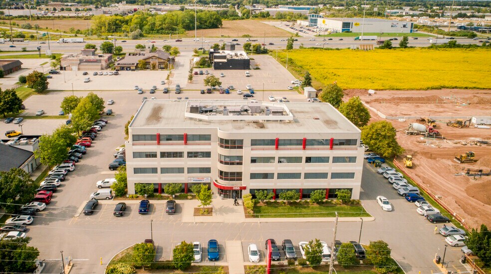 3155 Harvester Rd, Burlington, ON à louer - Photo du bâtiment - Image 2 de 10