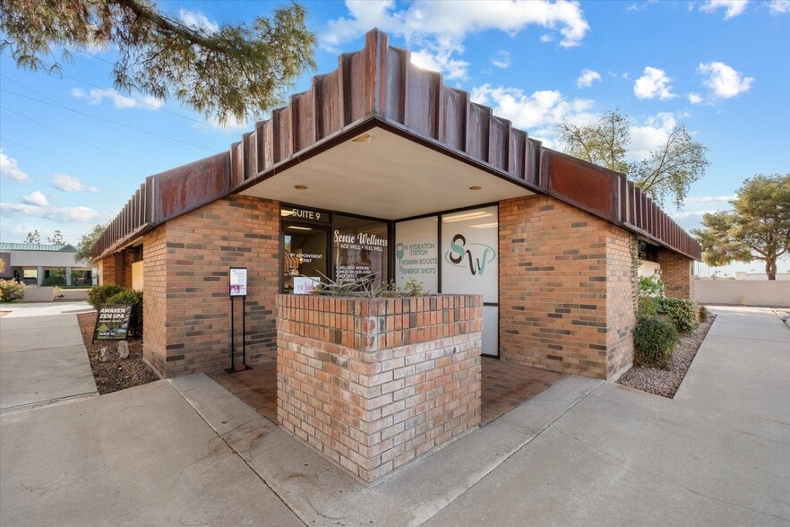 2830 E Brown Rd, Mesa, AZ à vendre - Photo du bâtiment - Image 3 de 24