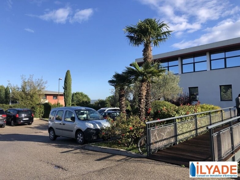 Immeuble Calypso, Aix-en-Provence for lease - Building Photo - Image 1 of 3