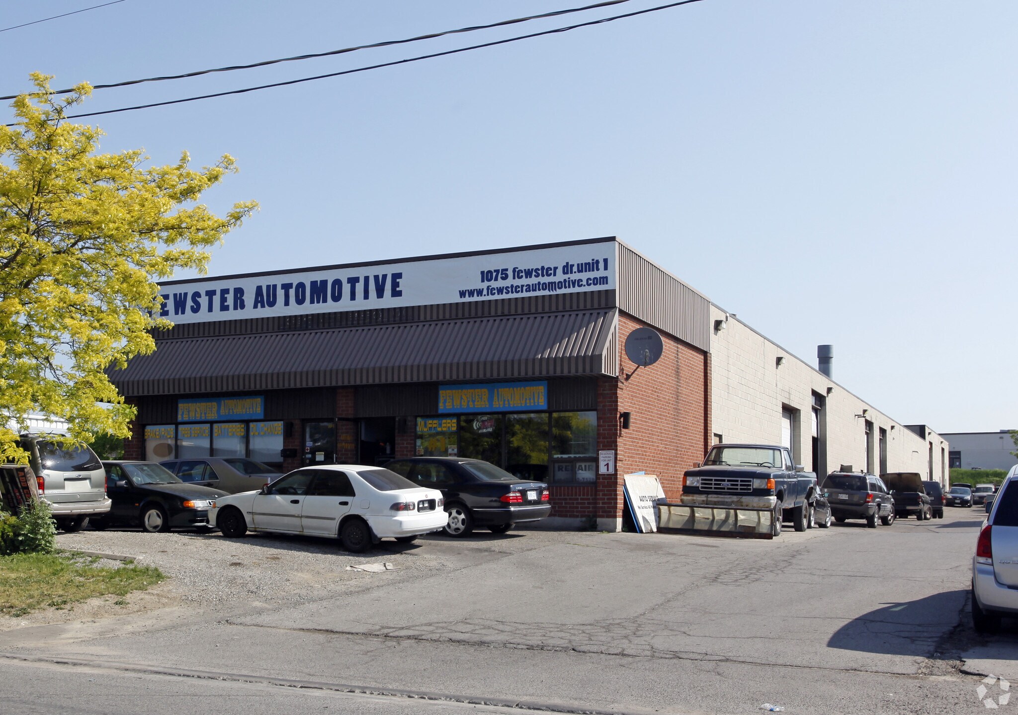 1075 Fewster Dr, Mississauga, ON à vendre Photo principale- Image 1 de 1