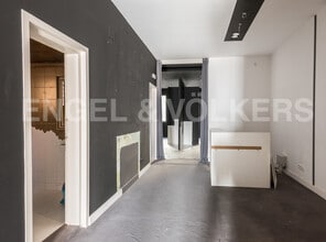 Retail in Barcelona, Barcelona for lease Interior Photo- Image 1 of 24