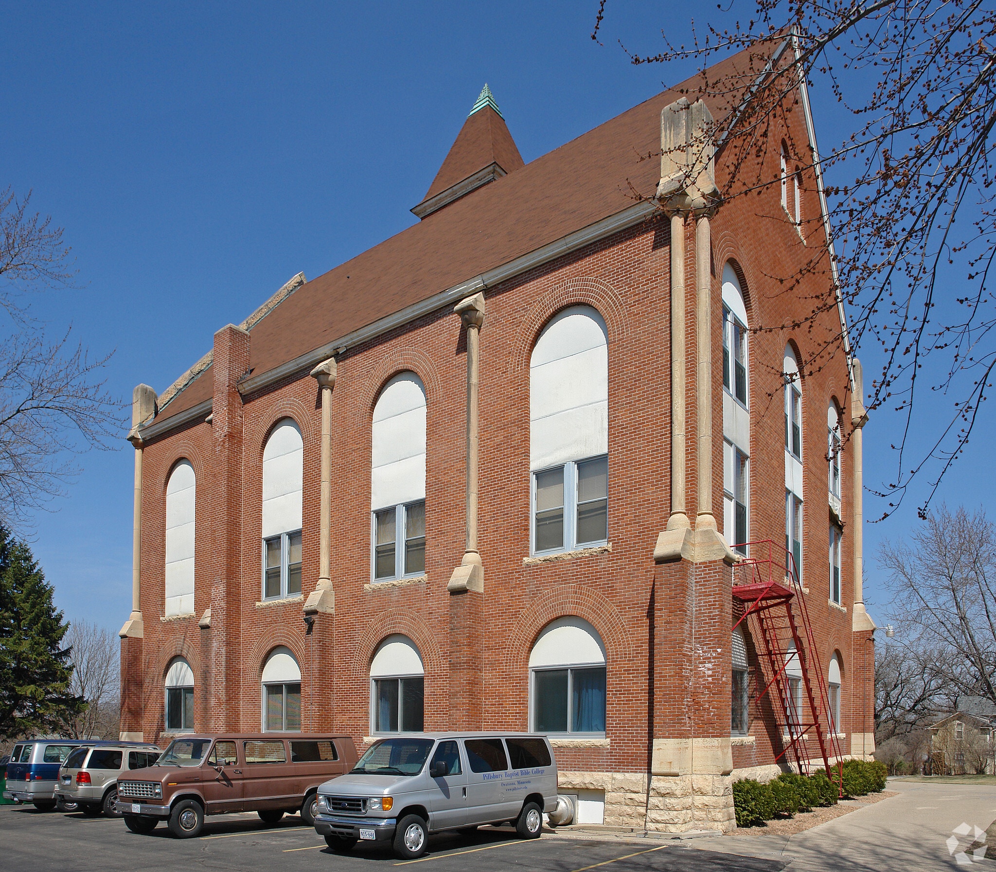 315 S Grove Ave, Owatonna, MN for sale Primary Photo- Image 1 of 5