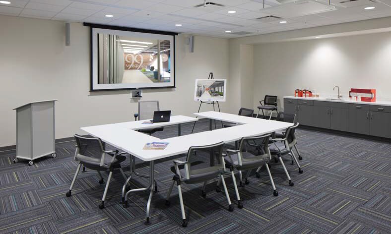 99 Monroe Ave NW, Grand Rapids, MI à louer - Photo intérieure - Image 2 de 9