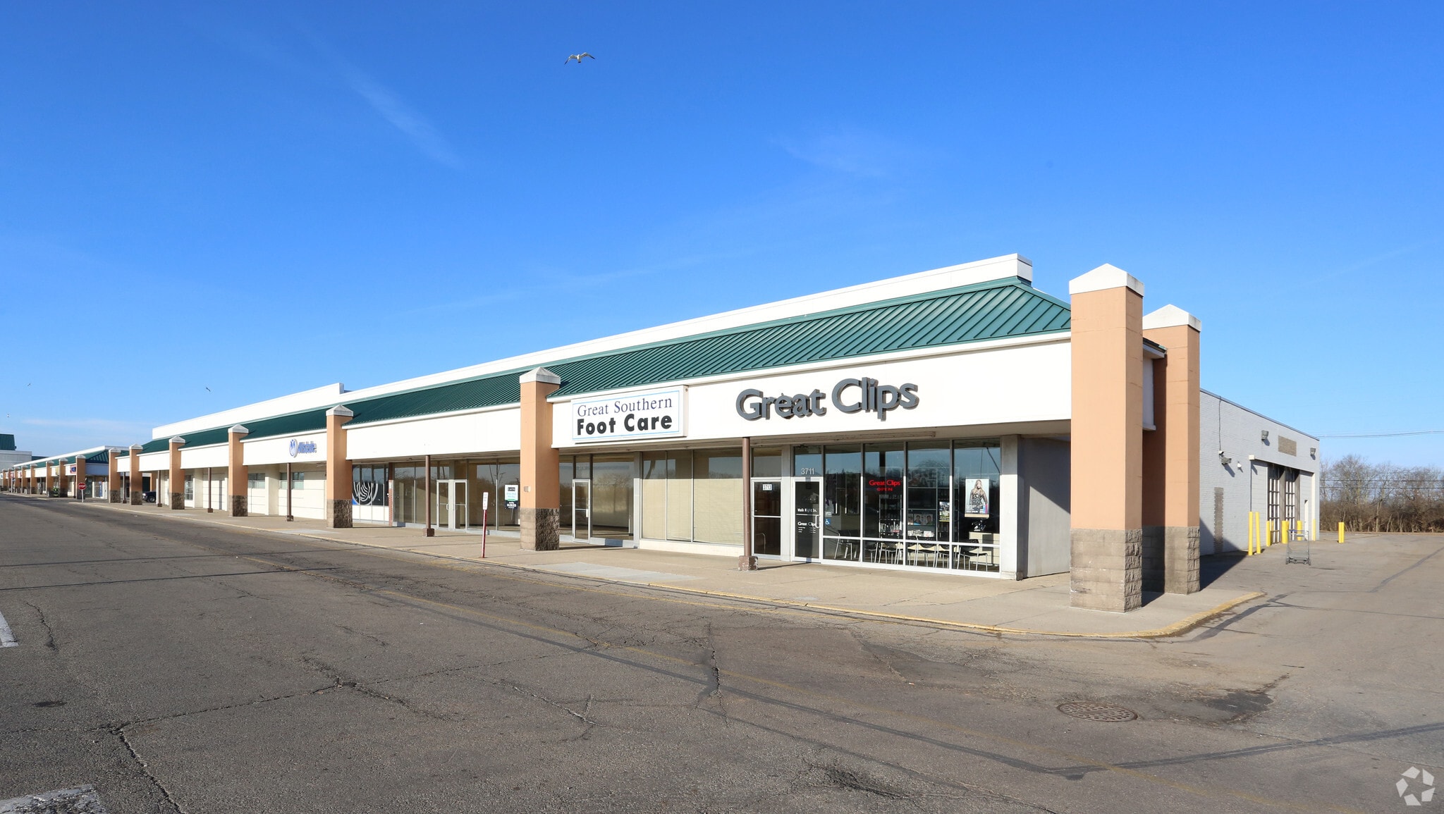 3711-3723 S High St, Columbus, OH for lease Primary Photo- Image 1 of 7