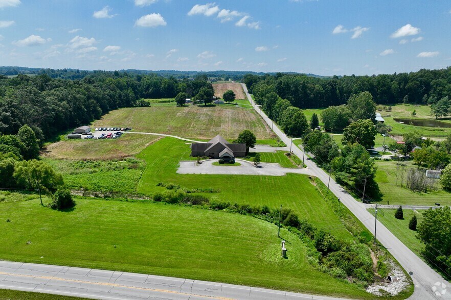 7820 S Voyles Rd, Pekin, IN à louer - Aérien - Image 3 de 6