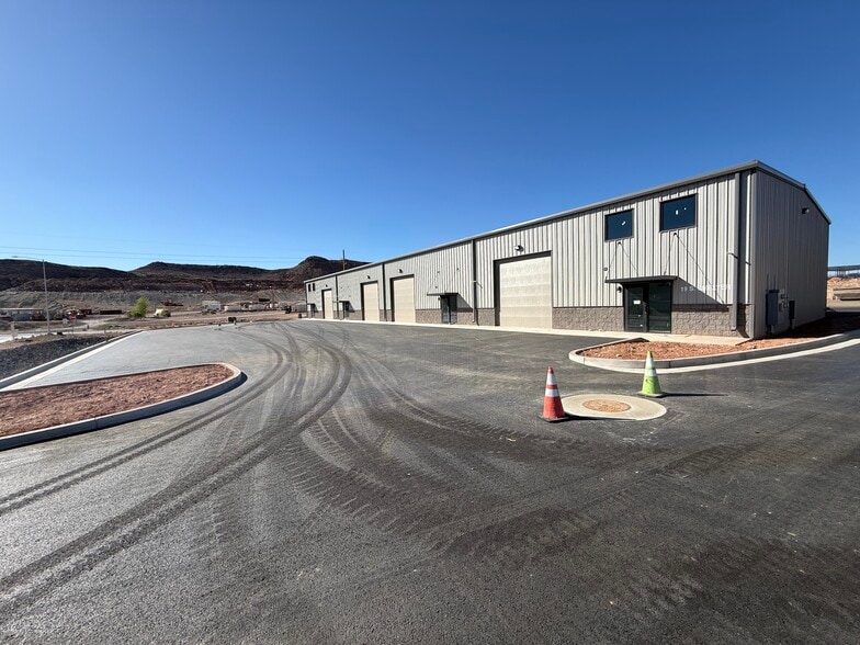 41 Smelter Dr, Washington, UT for lease - Building Photo - Image 3 of 19