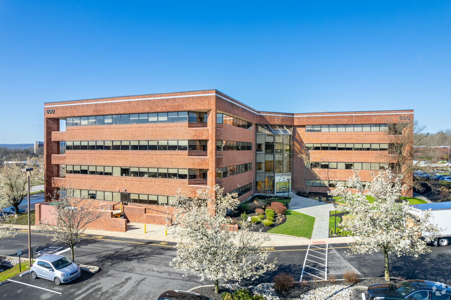 600 W Germantown Pike, Plymouth Meeting, PA for lease - Building Photo - Image 1 of 5