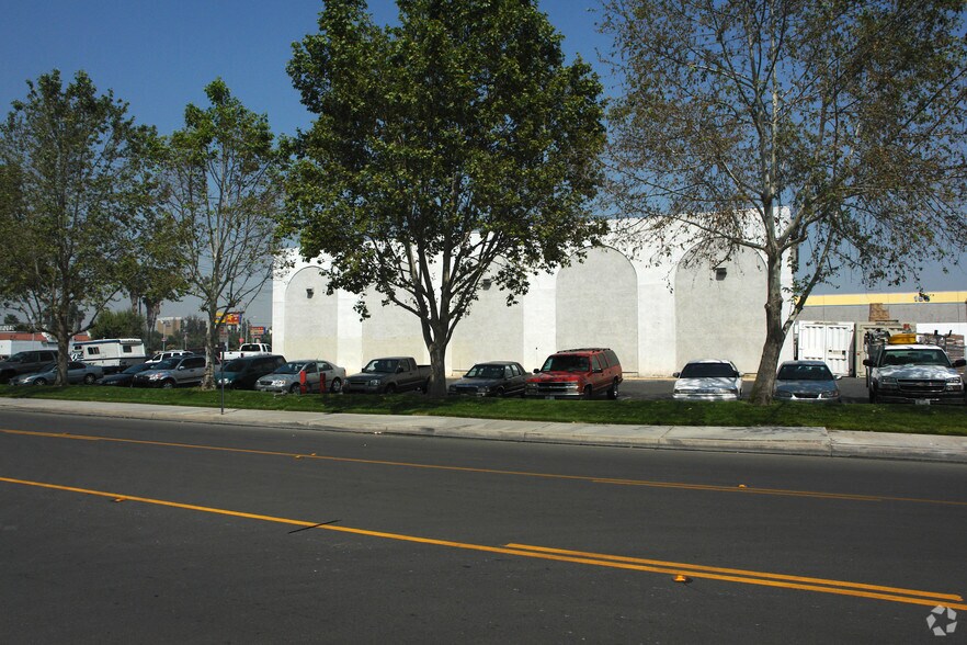 151 E Redlands Blvd, San Bernardino, CA à vendre - Photo du bâtiment - Image 2 de 6
