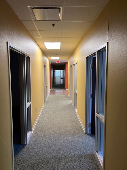 3401 SE Macy Rd, Bentonville, AR à louer - Photo intérieure - Image 3 de 10