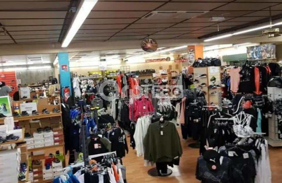 Office in Ruy-Montceau for lease Interior Photo- Image 1 of 5