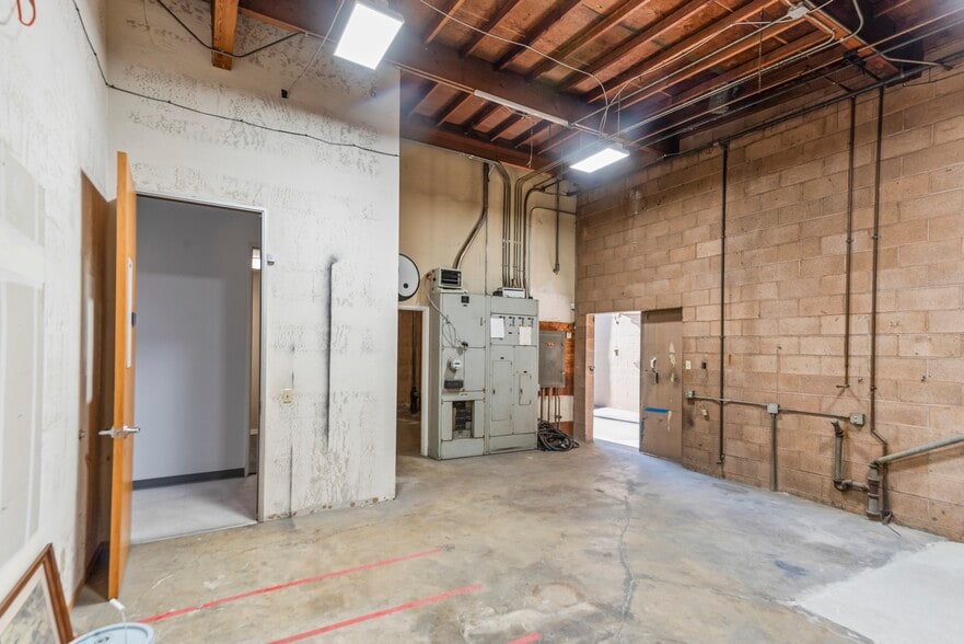 585 W Hedding St, San Jose, CA for sale - Building Photo - Image 3 of 23