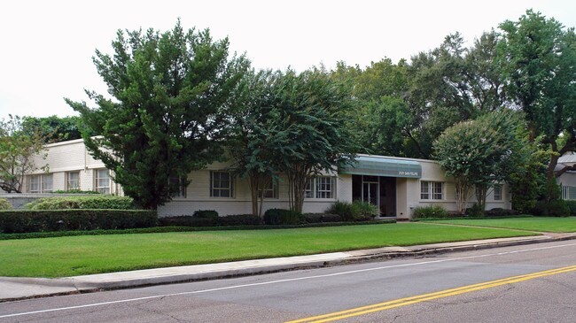 Plus de détails pour 2121 San Felipe St, Houston, TX - Bureau à louer