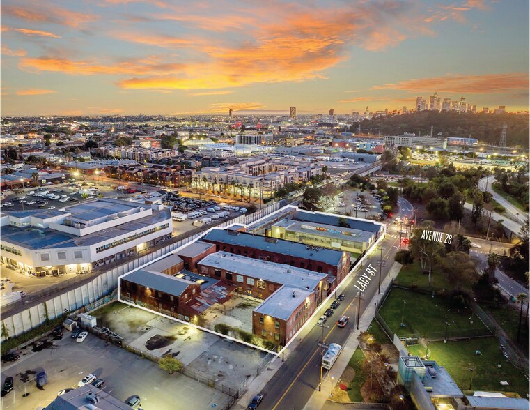 2626 Lacy St, Los Angeles, CA à vendre - Photo du bâtiment - Image 2 de 25
