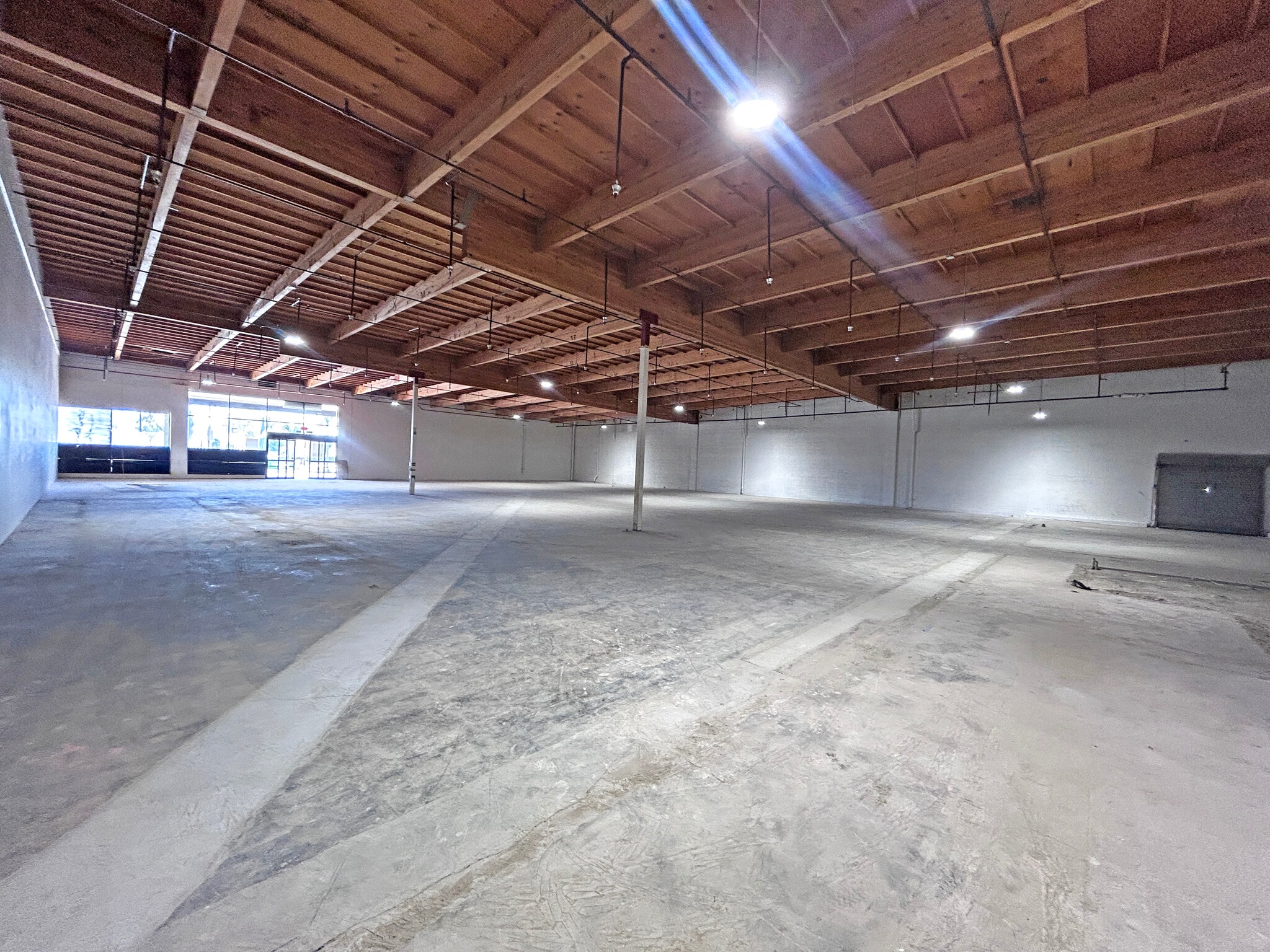 1943-2085 River Rd, Norco, CA for lease Interior Photo- Image 1 of 3