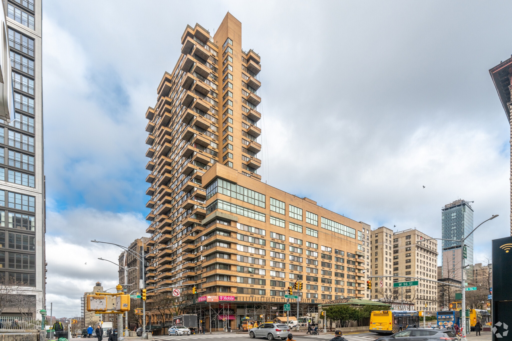 2565 Broadway, New York, NY for lease Primary Photo- Image 1 of 16