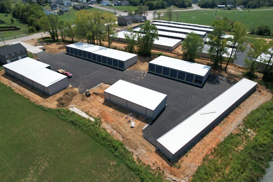 711 Nicholas St, Elizabethtown, KY à vendre - Photo du bâtiment - Image 2 de 11