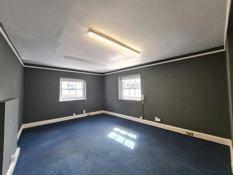 53-53A George St, Richmond à louer - Photo du bâtiment - Image 3 de 3