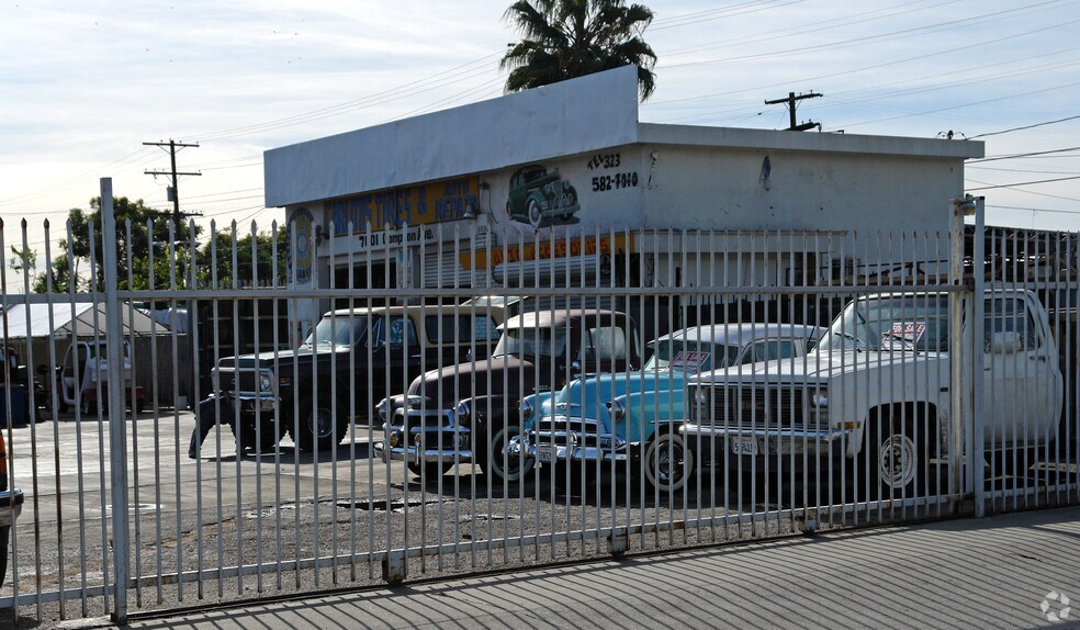 7001 Compton Ave, Los Angeles, CA à vendre - Photo du bâtiment - Image 3 de 3